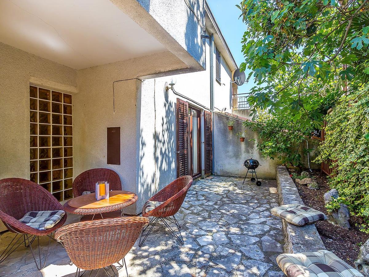 Holiday Home Ermanna Pula Exterior photo
